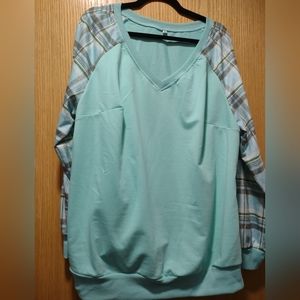 Mint green velvet top 2x